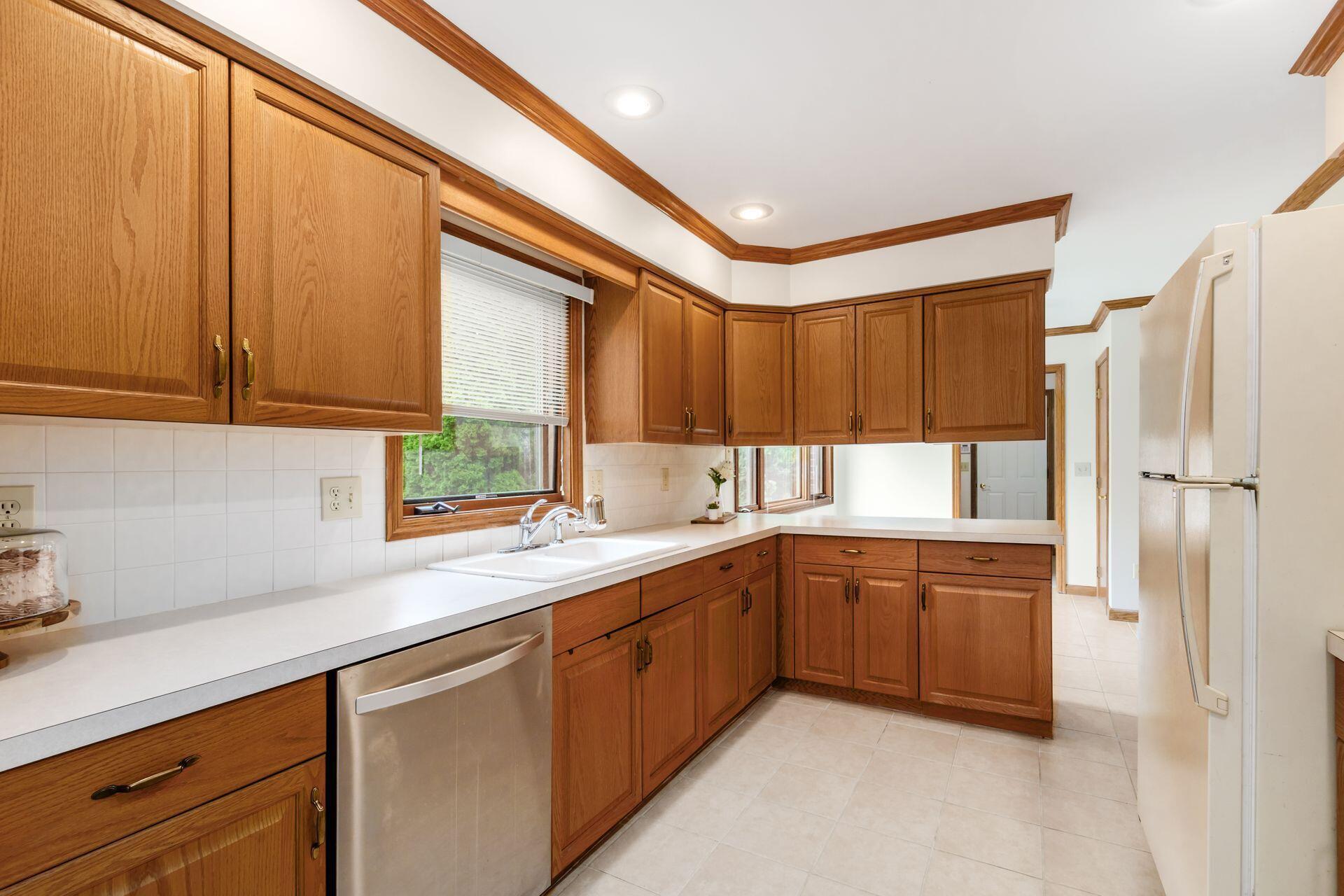 5717 Newgate Road Dublin, OH 43017 - Photo 9 of 33 012_te Rd Dublin OH 43017 USA