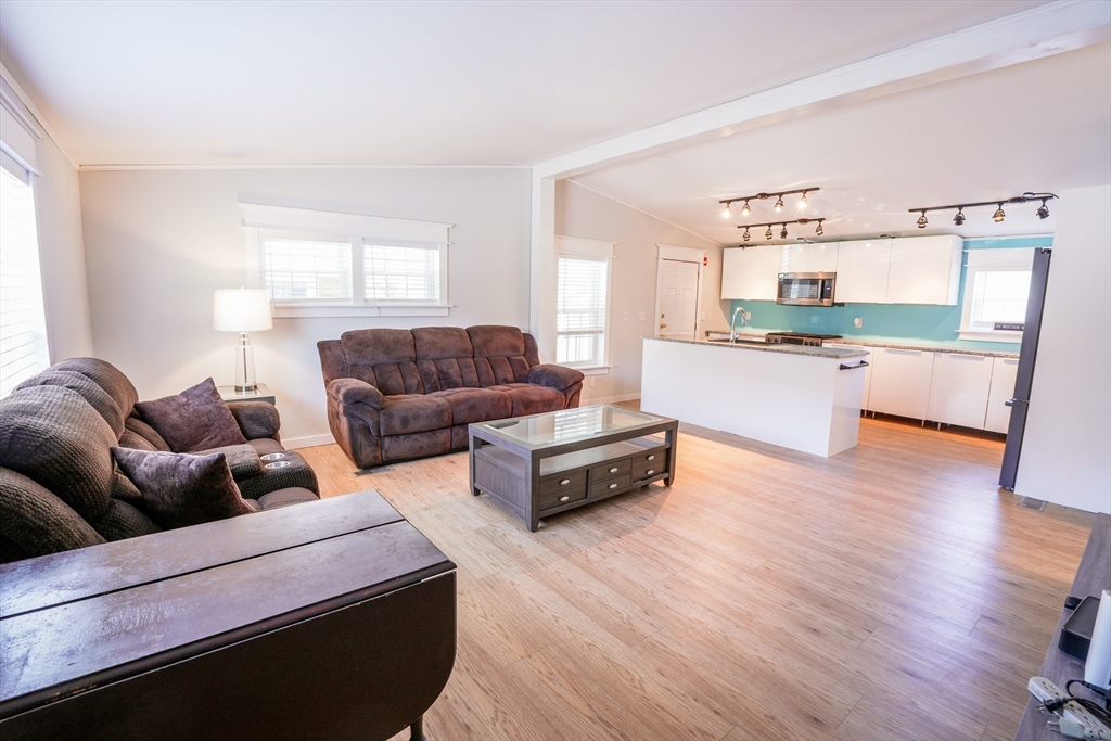 170 Champagne Road Gardner, MA 01440 - Photo 4 of 15