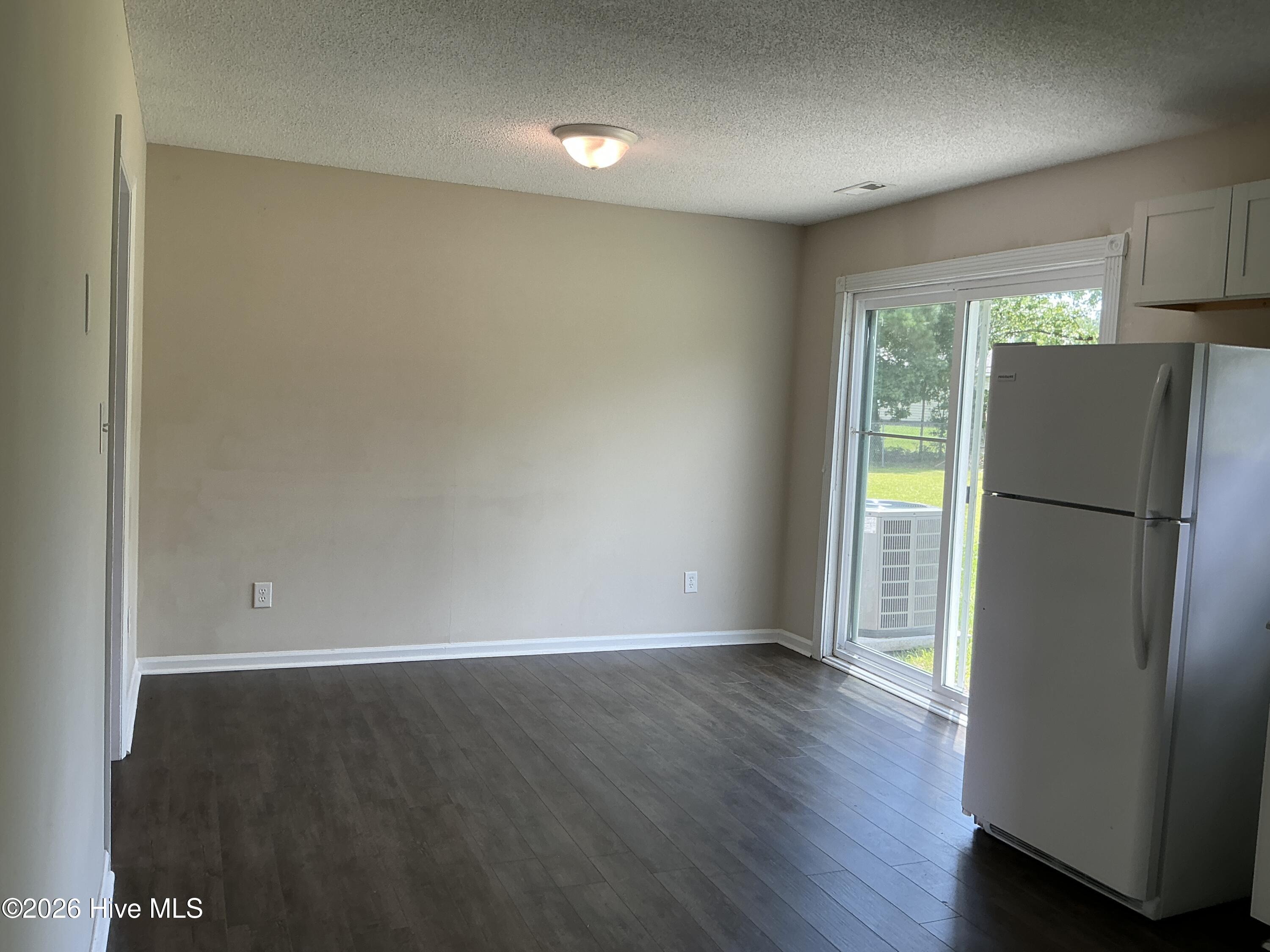 1011 Ridgecrest Lane Jacksonville, NC 28546 - Photo 13 of 21 Eat-in dining