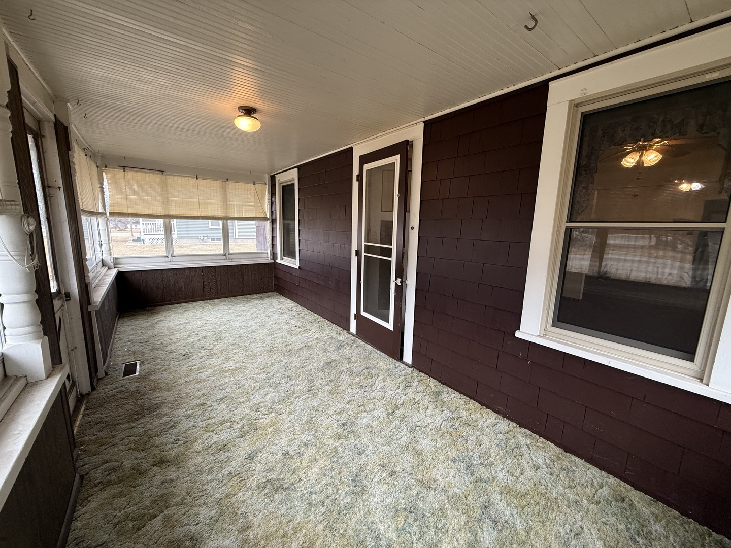 1849 Post Street Ottawa, IL 61350 - Photo 15 of 22 a view of an empty room with a window