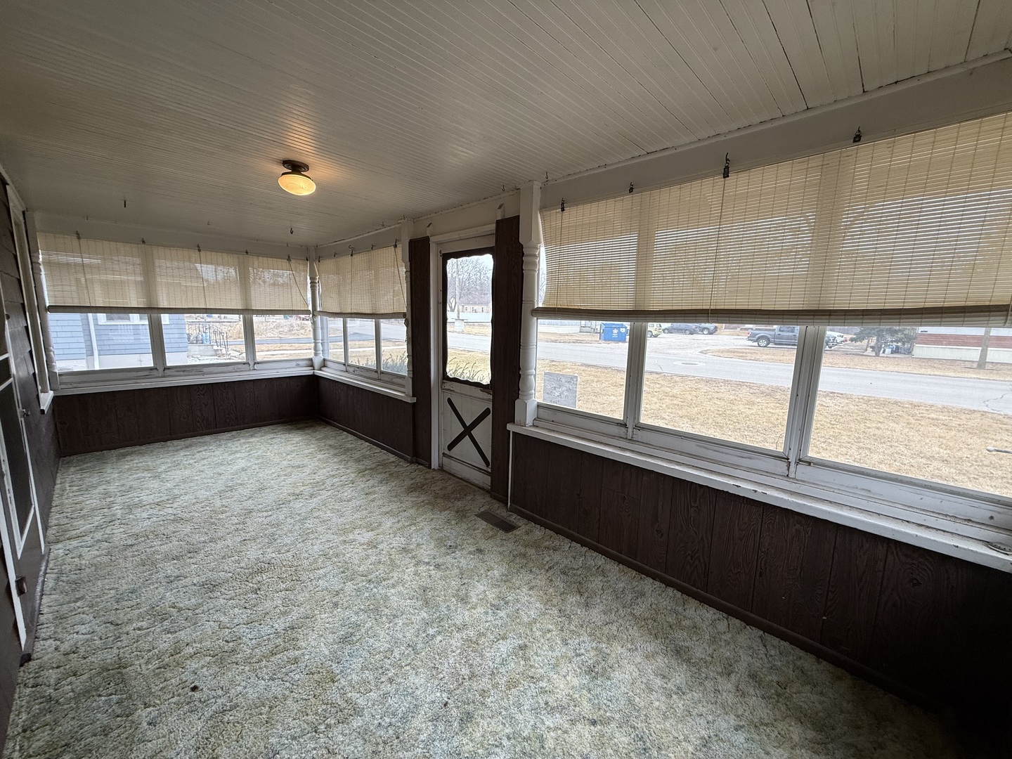1849 Post Street Ottawa, IL 61350 - Photo 16 of 22 a view of an empty room with a window