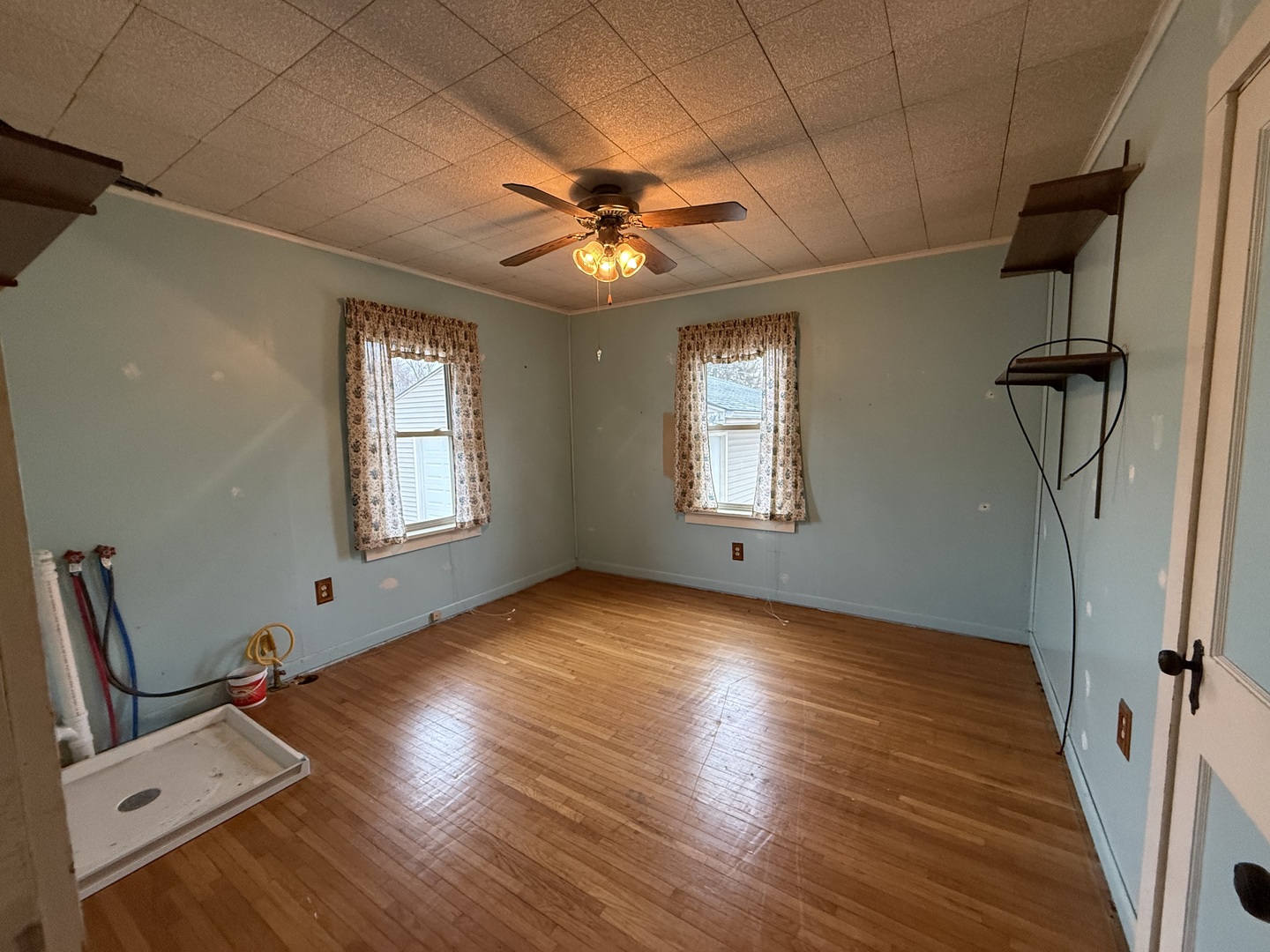 1849 Post Street Ottawa, IL 61350 - Photo 10 of 22 a view of a livingroom with a hardwood