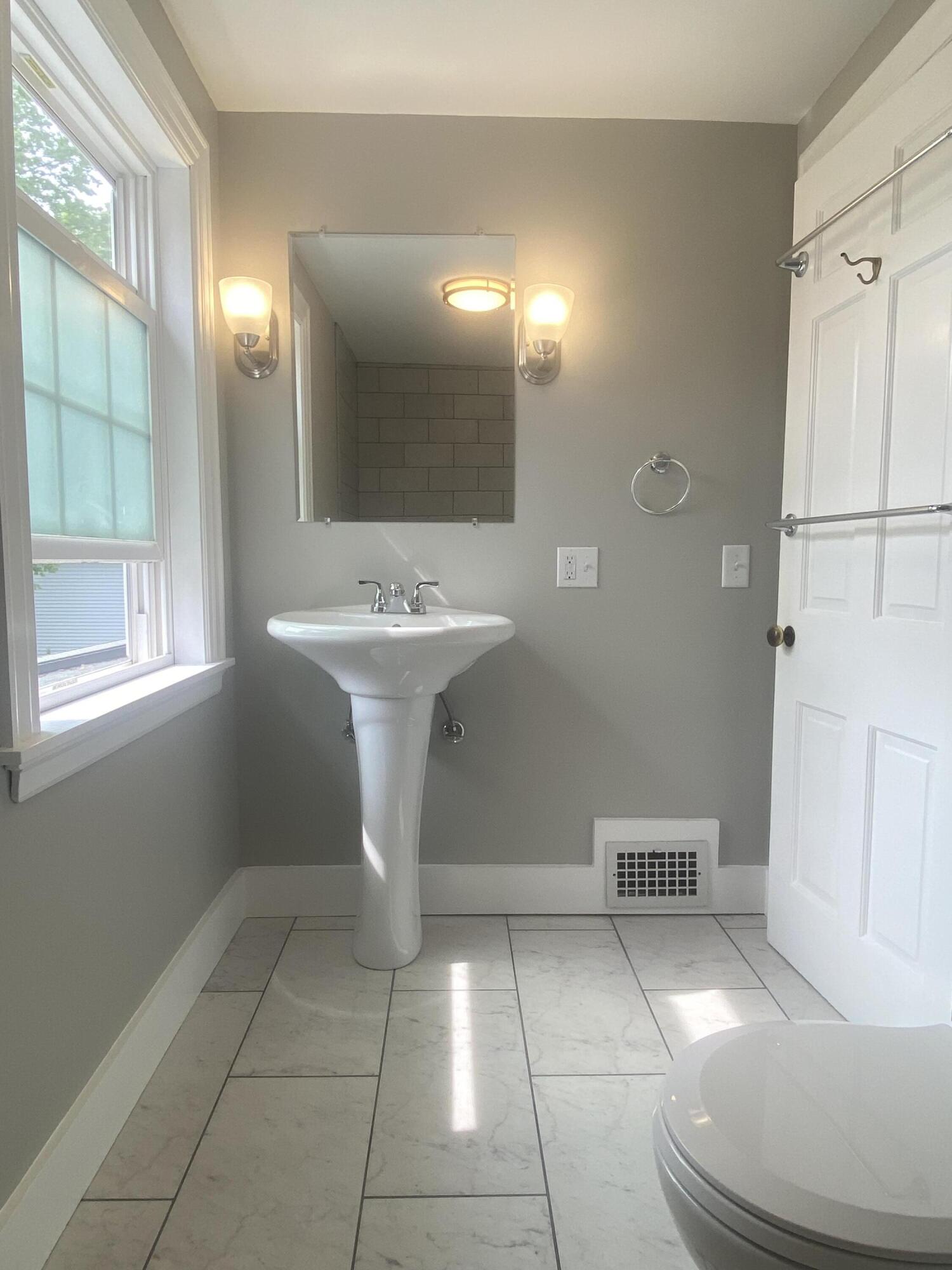 211 Allen Avenue Portland, ME 04103 - Photo 22 of 31 Bath 2