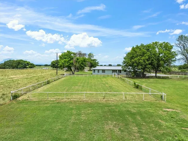a view of a tennis court