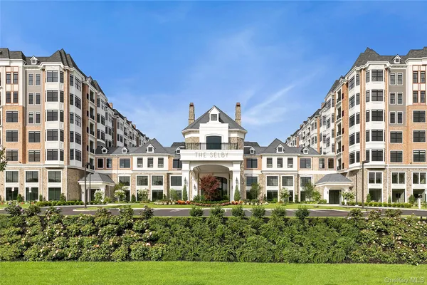 $7,500 | 695 Merrick Avenue, Unit 437, Westbury, NY 11590