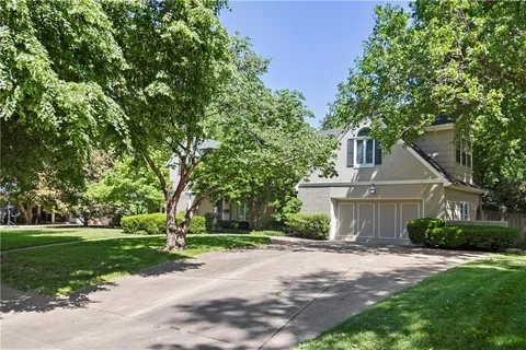 $710,000 | 1012 West 66th Terrace, Kansas City, MO 64113