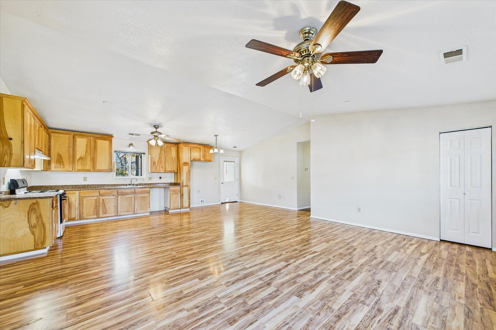 230 Smither Court Rio Dell, CA 95562 - Photo 10 of 37
