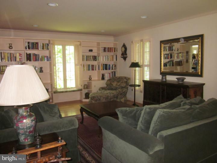 155 Laurel Road Princeton, NJ 08540 - Photo 5 of 14