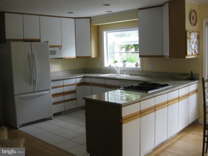 155 Laurel Road Princeton, NJ 08540 - Photo 6 of 14