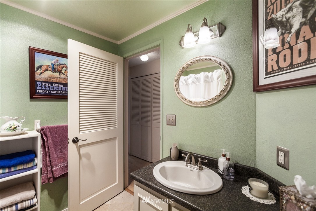 1541 Sheridan Road, Unit F1 Bremerton, WA 98310 - Photo 15 of 24 Gallery Image 15