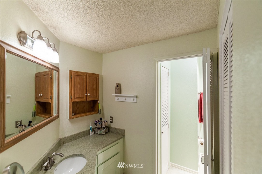 1541 Sheridan Road, Unit F1 Bremerton, WA 98310 - Photo 19 of 24 Gallery Image 19