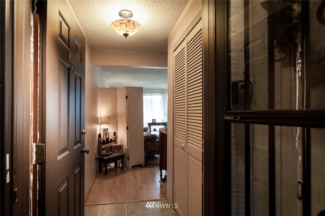 1541 Sheridan Road, Unit F1 Bremerton, WA 98310 - Photo 4 of 24 Gallery Image 4