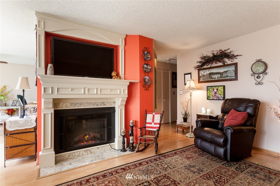 1541 Sheridan Road, Unit F1 Bremerton, WA 98310 - Photo 5 of 24 Gallery Image 5