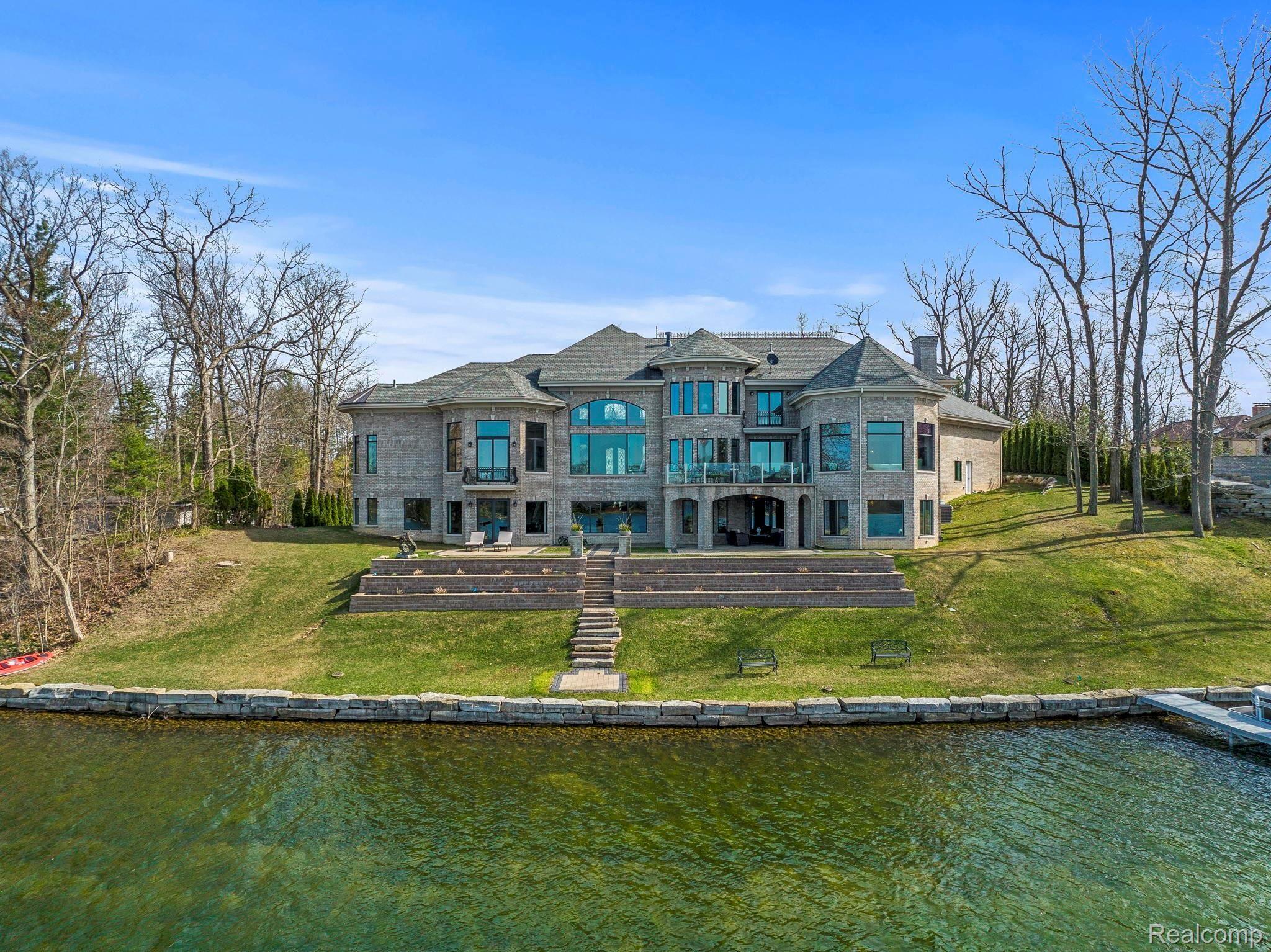 1530 Kirkway Road Bloomfield Hills, MI 48302 - Photo 33 of 38 107-web-or-mls-DJI_0320.JPG