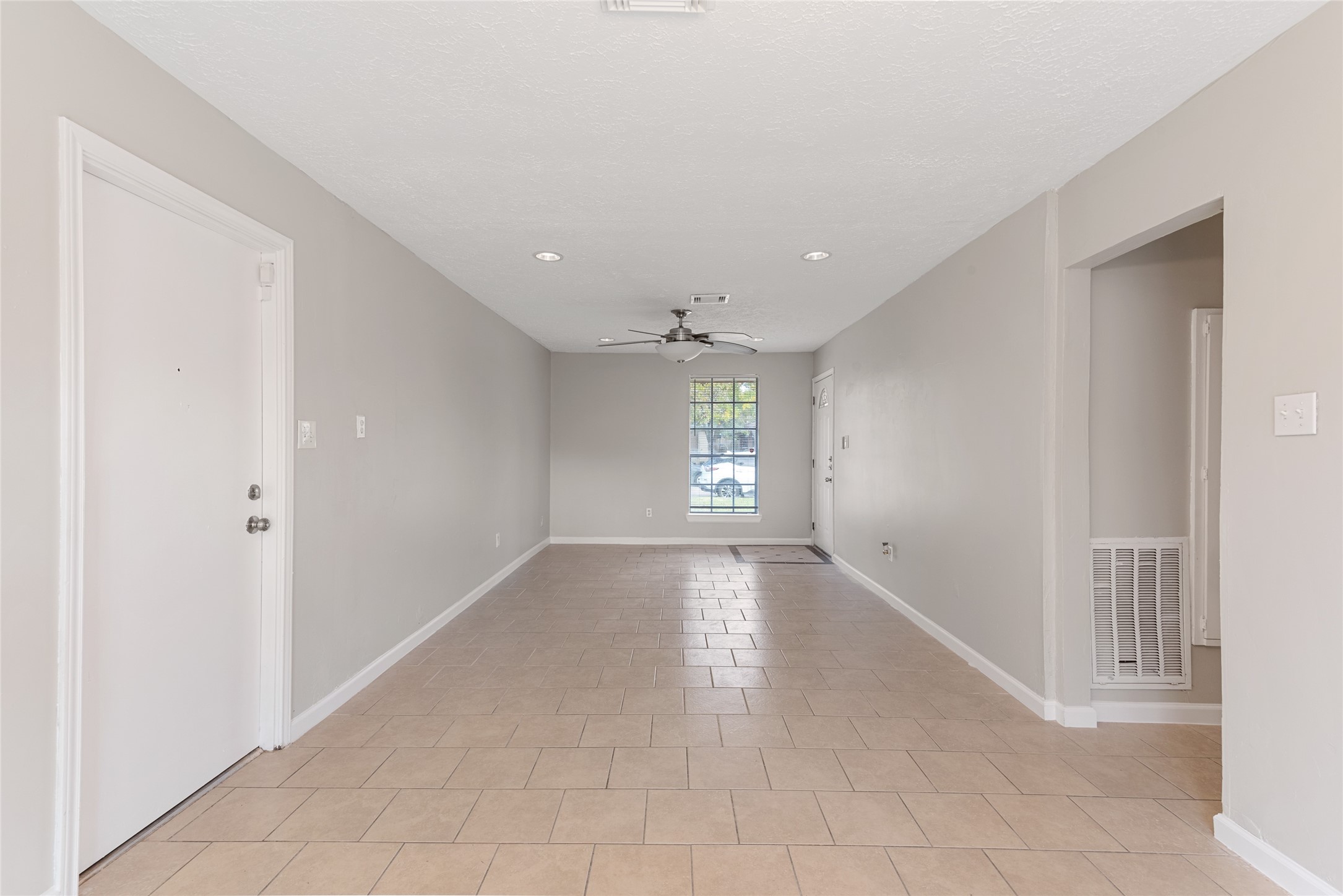 743 Deercrest Street Channelview, TX 77530 - Photo 2 of 17