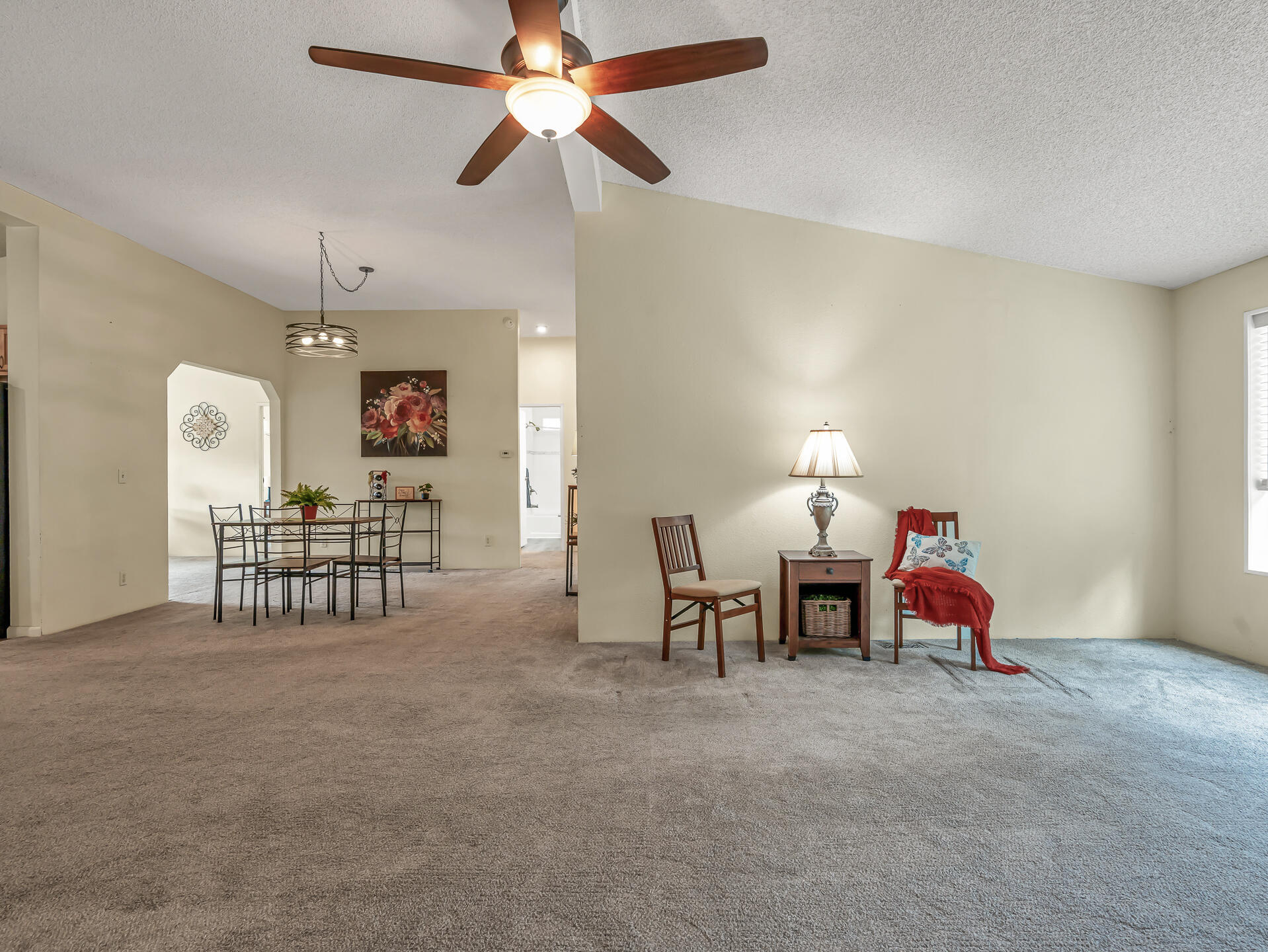 19394 Union School Road Redding, CA 96003 - Photo 12 of 40 Living/Dining