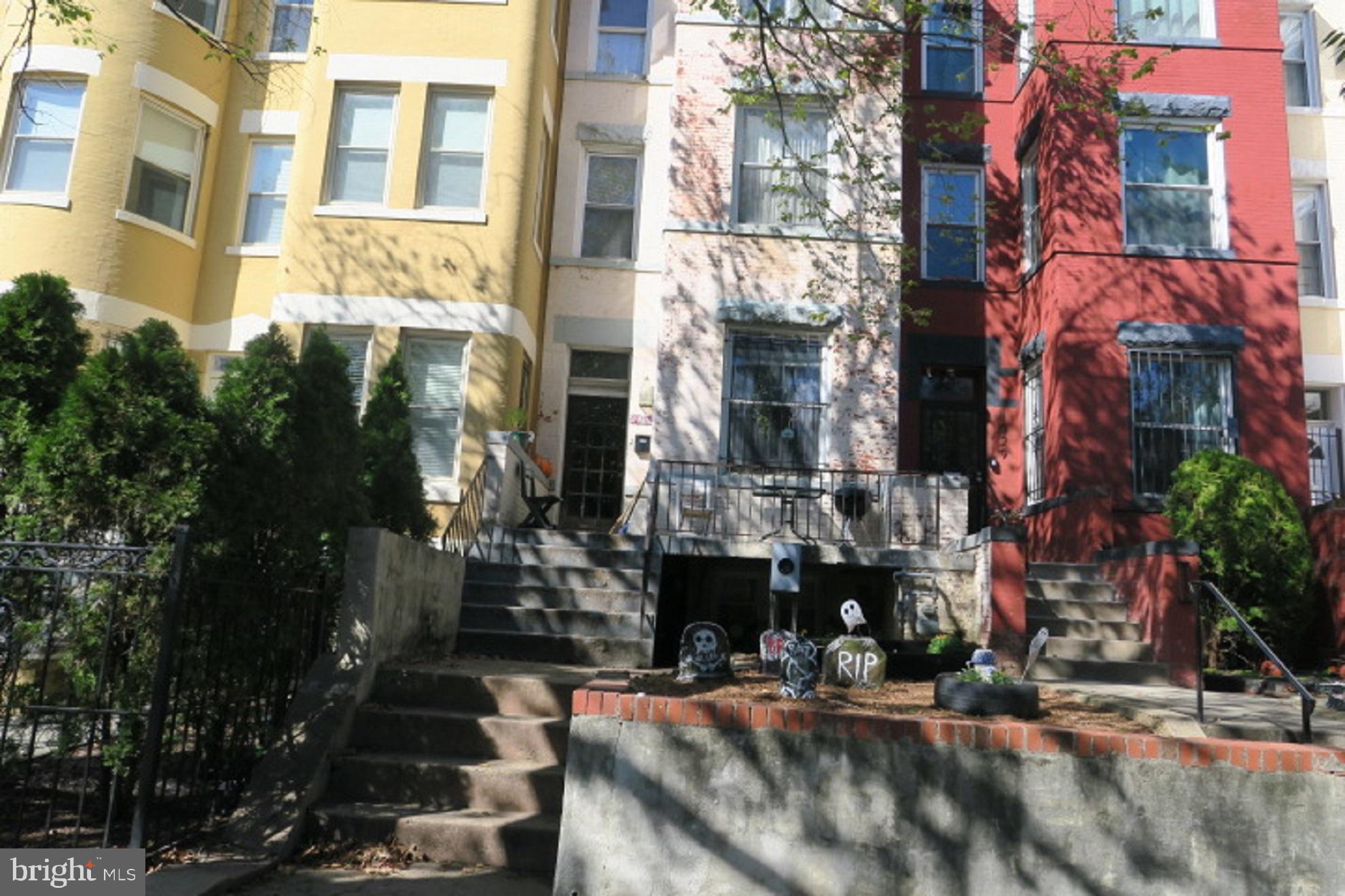 1031-basement Park Road Northwest Washington, DC 20010 - Photo 2 of 13