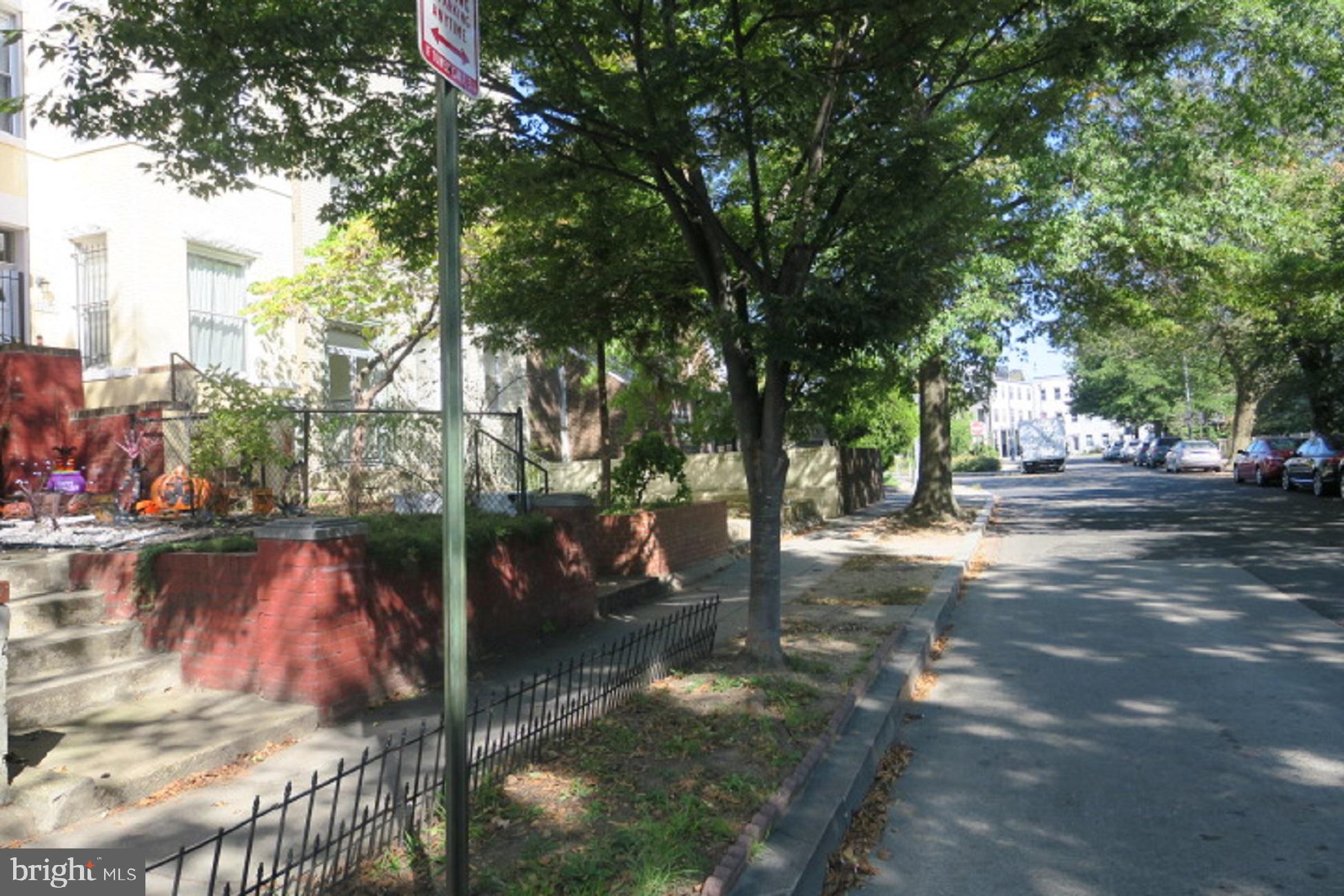 1031-basement Park Road Northwest Washington, DC 20010 - Photo 3 of 13