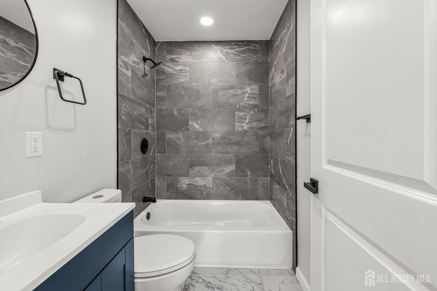234 Old Road Sewaren, NJ 07077 - Photo 15 of 40