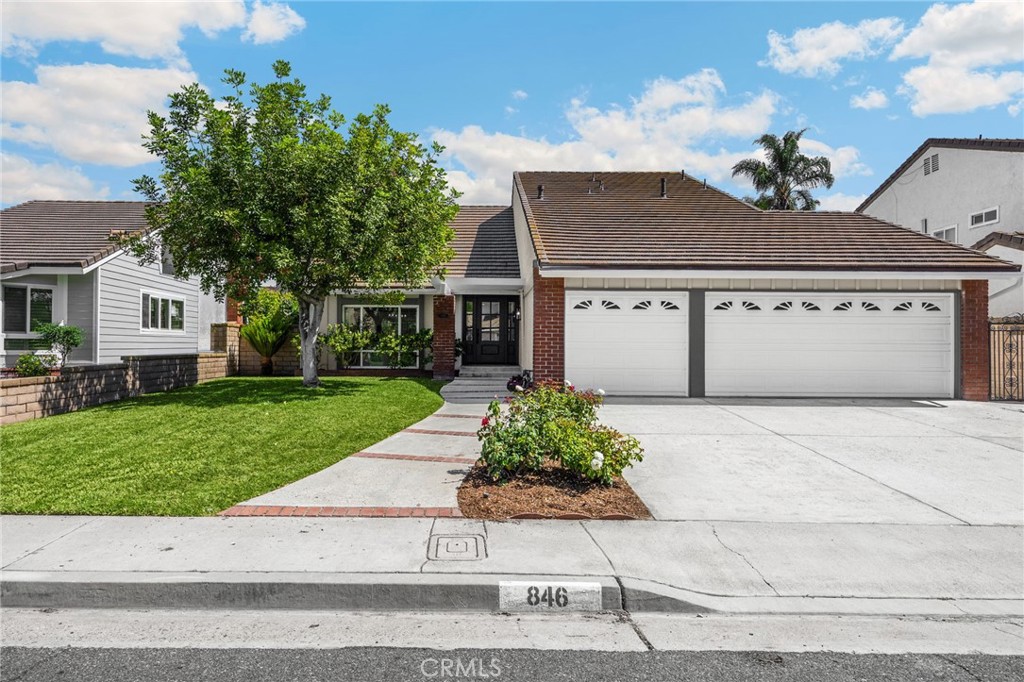 846 Mooncrest Circle Brea, CA 92821 - Photo 3 of 51