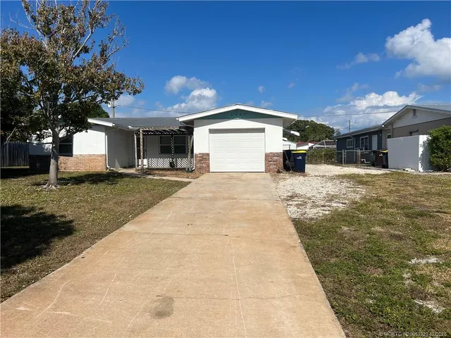$2,400 | 1467 Southeast Andrews Street, Stuart, FL 34996