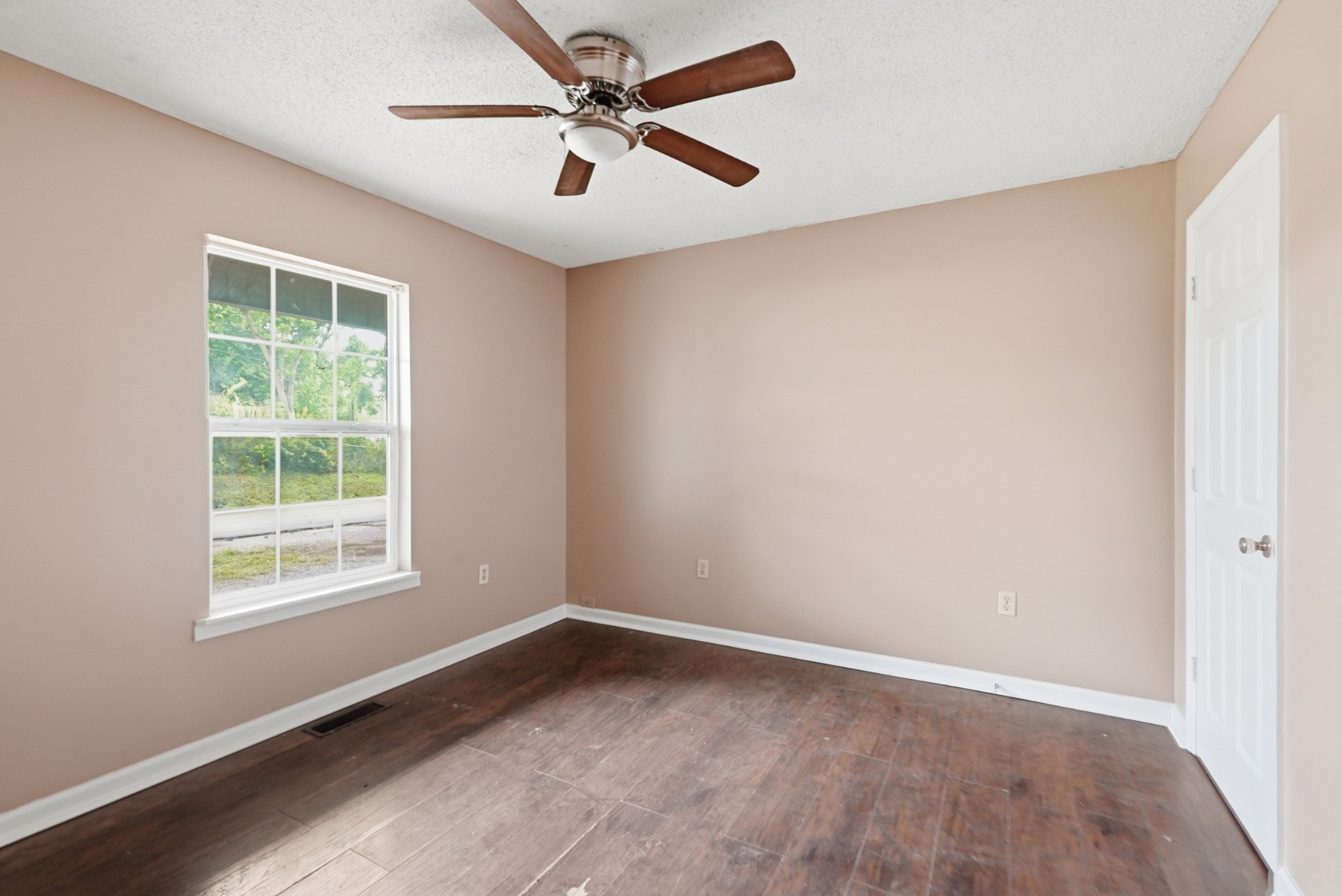 725 Mill Street Manchester, TN 37355 - Photo 10 of 16