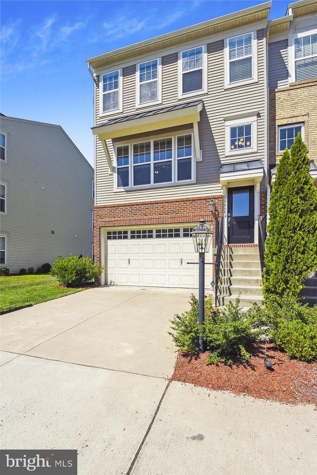 43464 Hopestone Terrace Chantilly, VA 20152 - Photo 8 of 65 Front Elevation