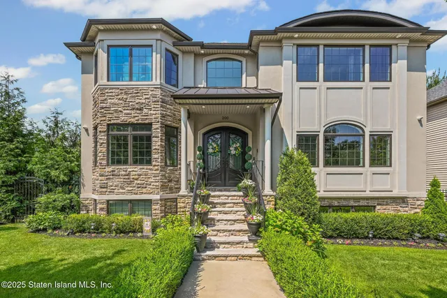 a view of an entryway with seating space