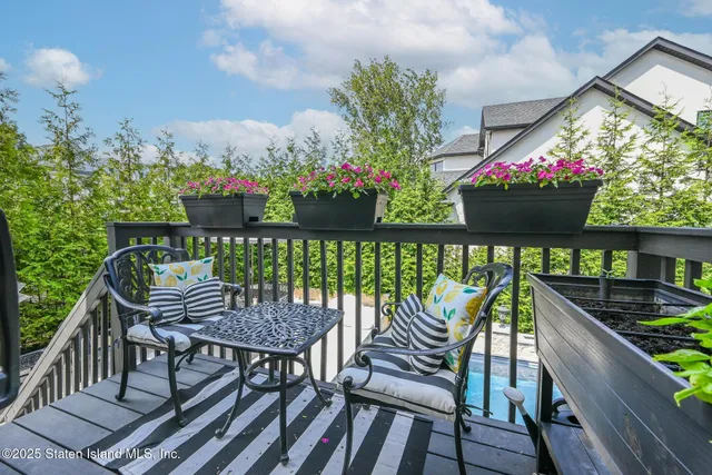 $1,775,000 | 200 Cheevers Lane | Tottenville