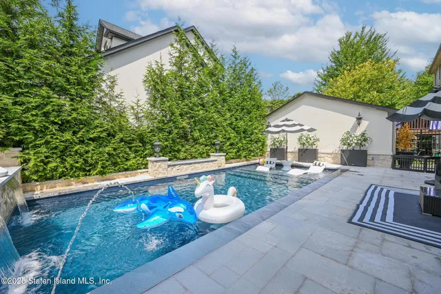 $1,775,000 | 200 Cheevers Lane | Tottenville