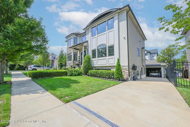 $1,775,000 | 200 Cheevers Lane | Tottenville