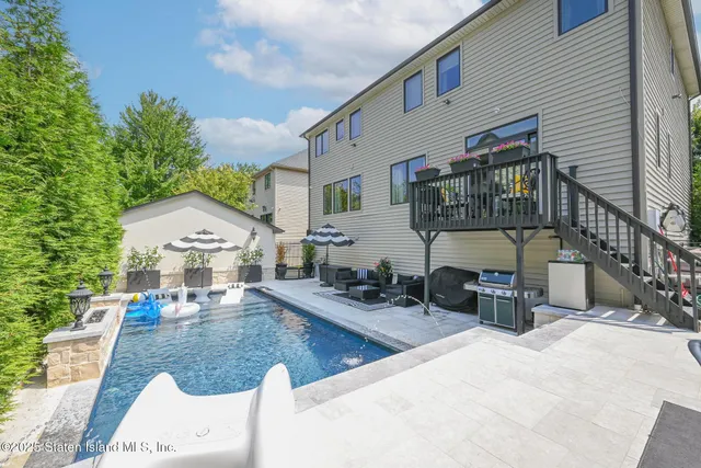 $1,775,000 | 200 Cheevers Lane | Tottenville