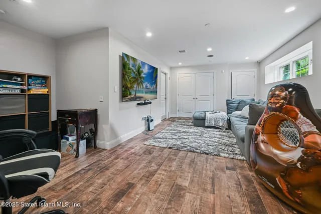 $1,775,000 | 200 Cheevers Lane | Tottenville