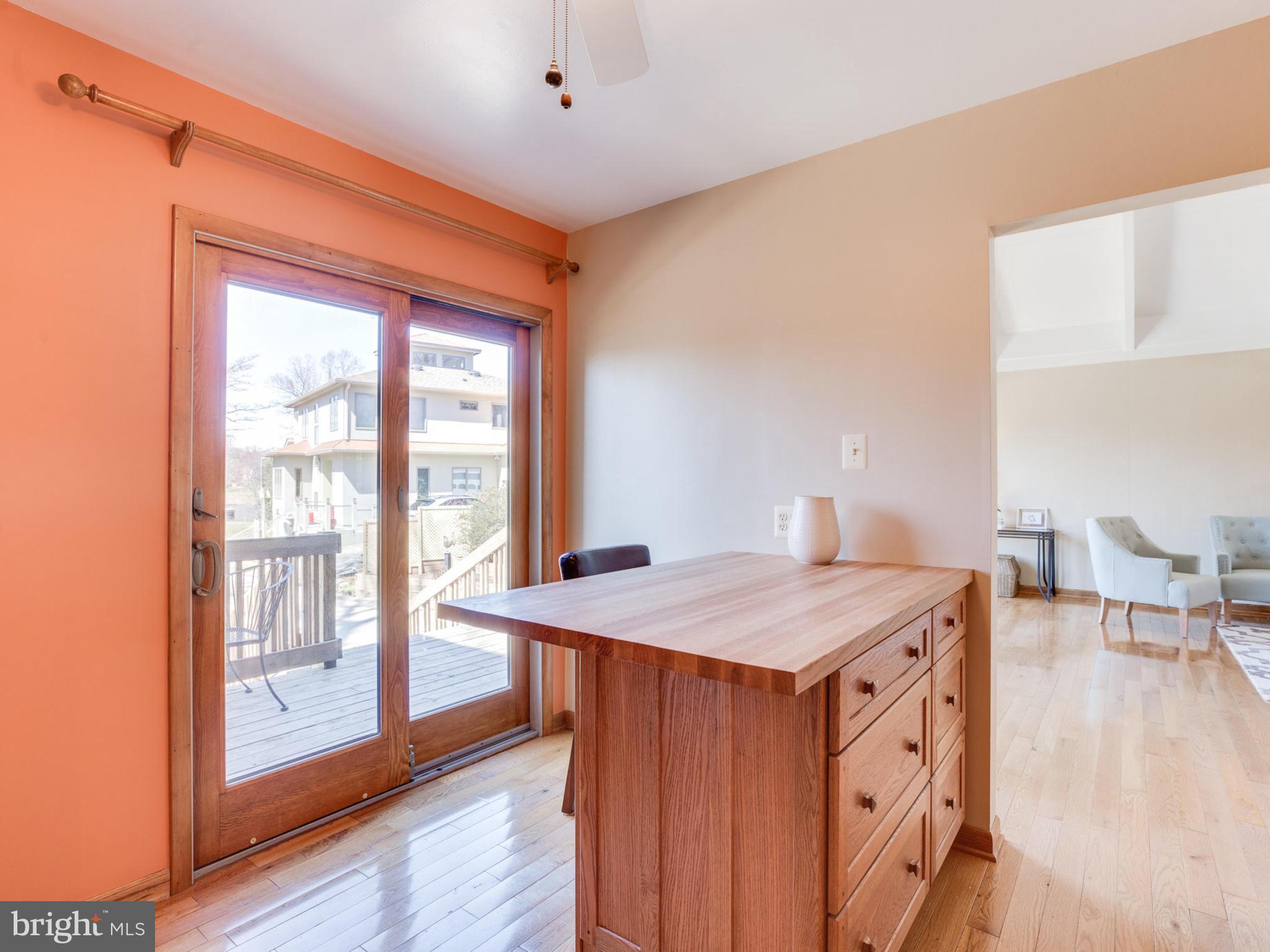 9405 Raintree Road Burke, VA 22015 - Photo 12 of 30 Kitchen