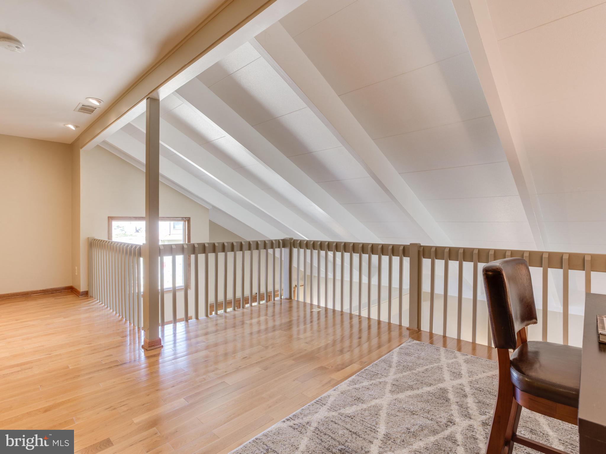 9405 Raintree Road Burke, VA 22015 - Photo 20 of 30 Loft