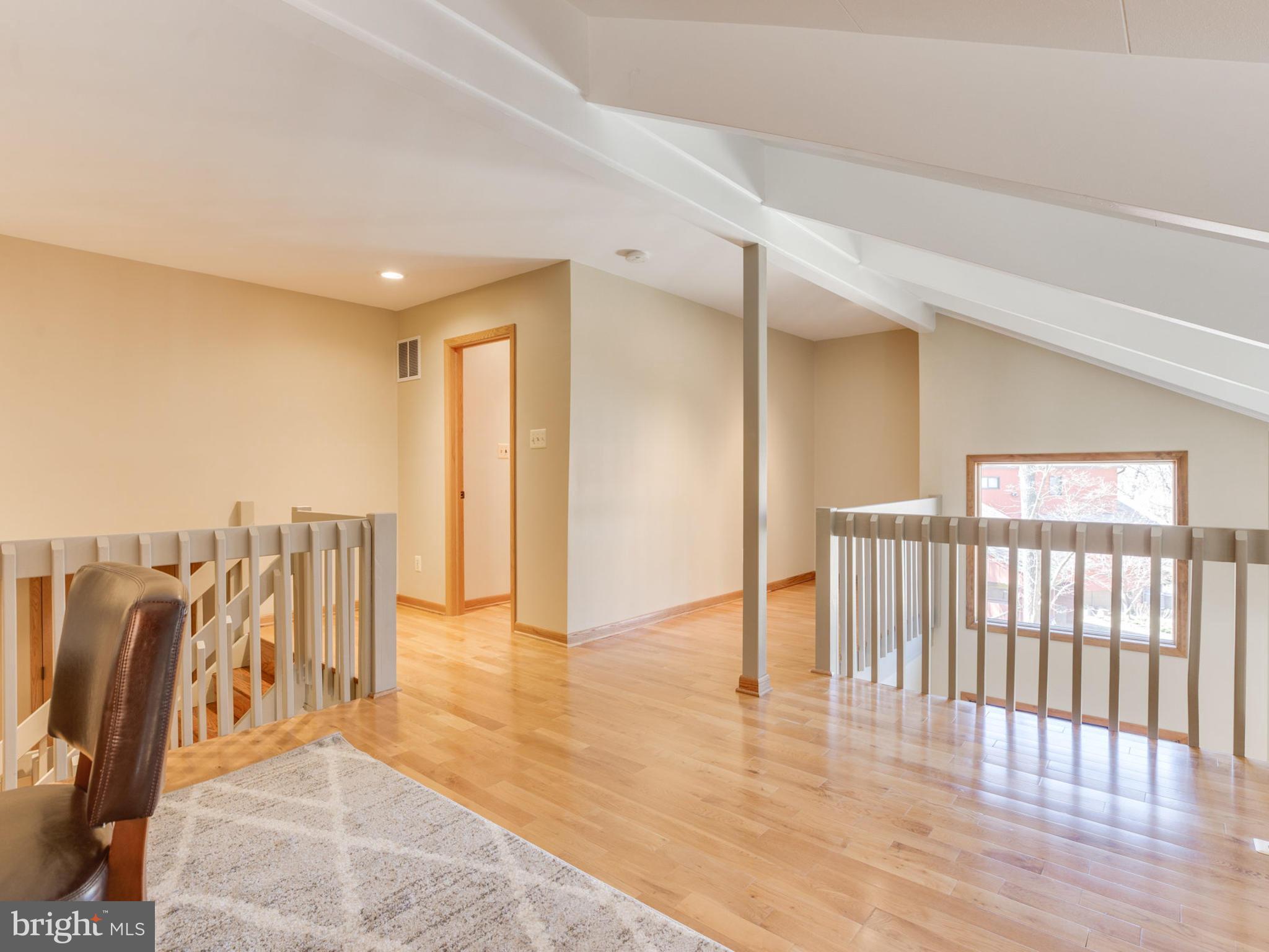 9405 Raintree Road Burke, VA 22015 - Photo 21 of 30 Loft