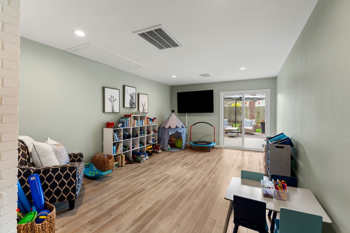 10619 Cranbrook Road Houston, TX 77042 - Photo 17 of 32 One of the standout features of this home is the versatile flex space—a blank slate ready to adapt to your needs.