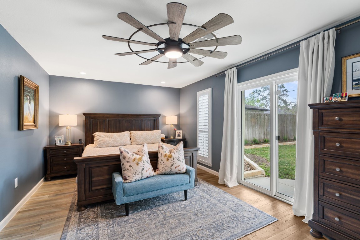 10619 Cranbrook Road Houston, TX 77042 - Photo 18 of 32 The primary suite is nothing short of a personal sanctuary.