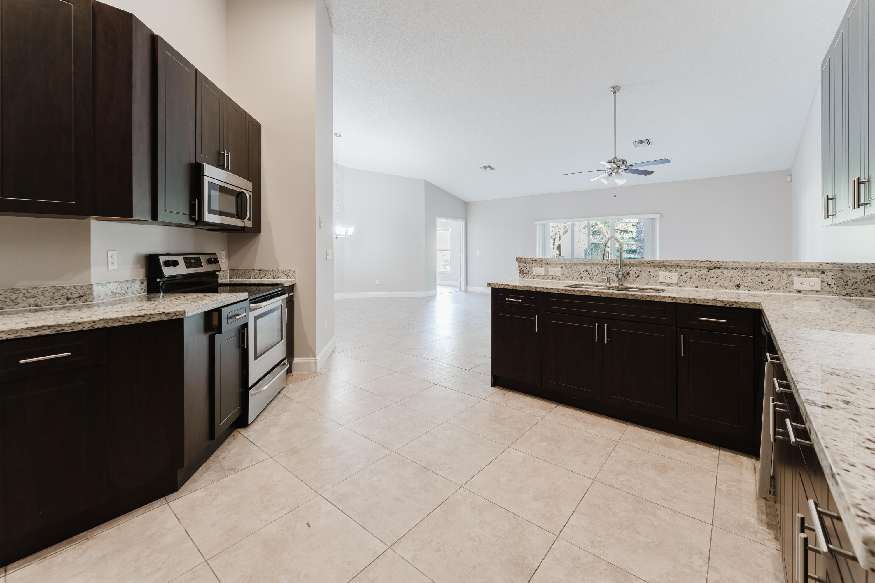 1298 Northwest 15th Avenue, Unit B Boca Raton, FL 33486 - Photo 13 of 44 B-27