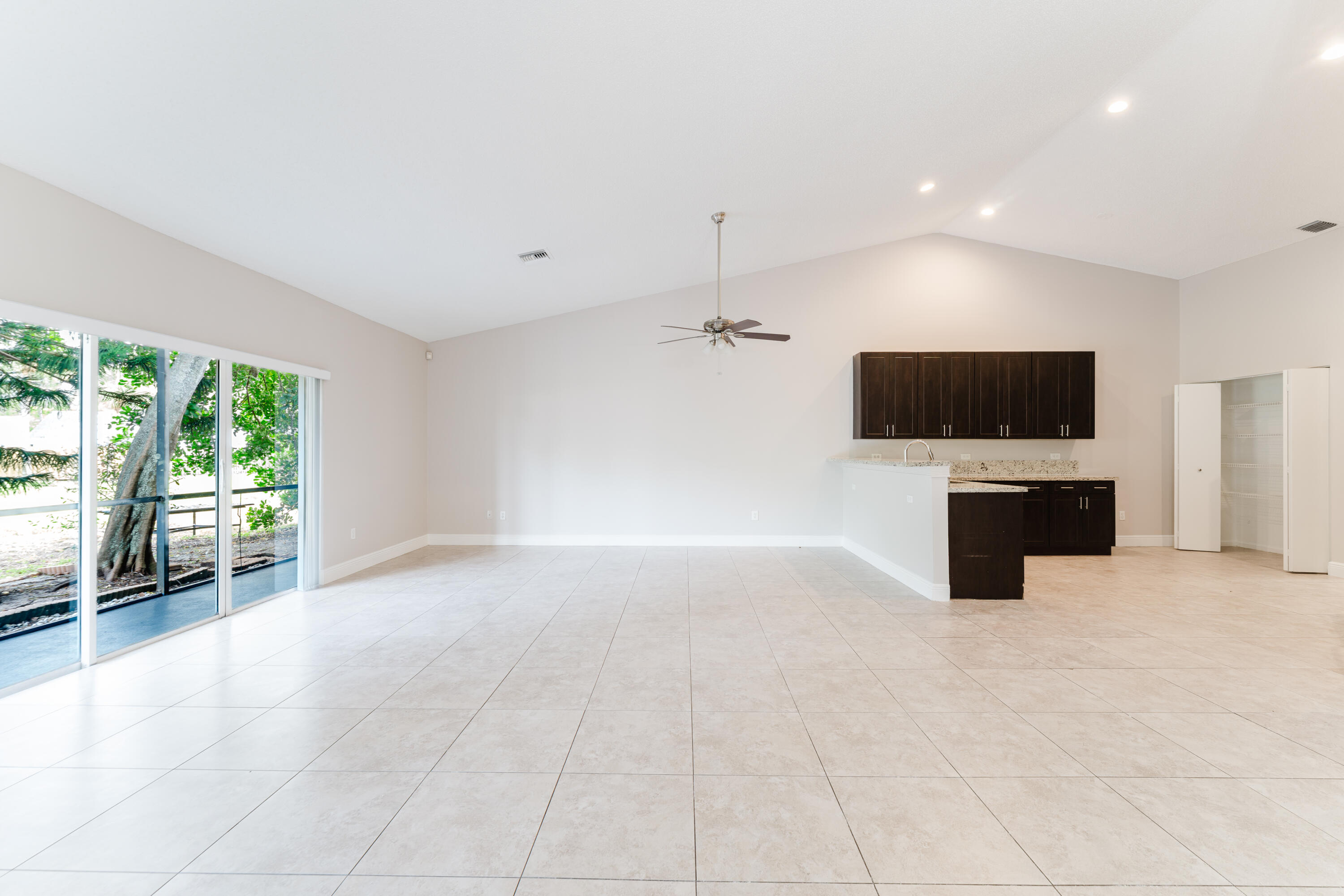 1298 Northwest 15th Avenue, Unit B Boca Raton, FL 33486 - Photo 5 of 44 B-19