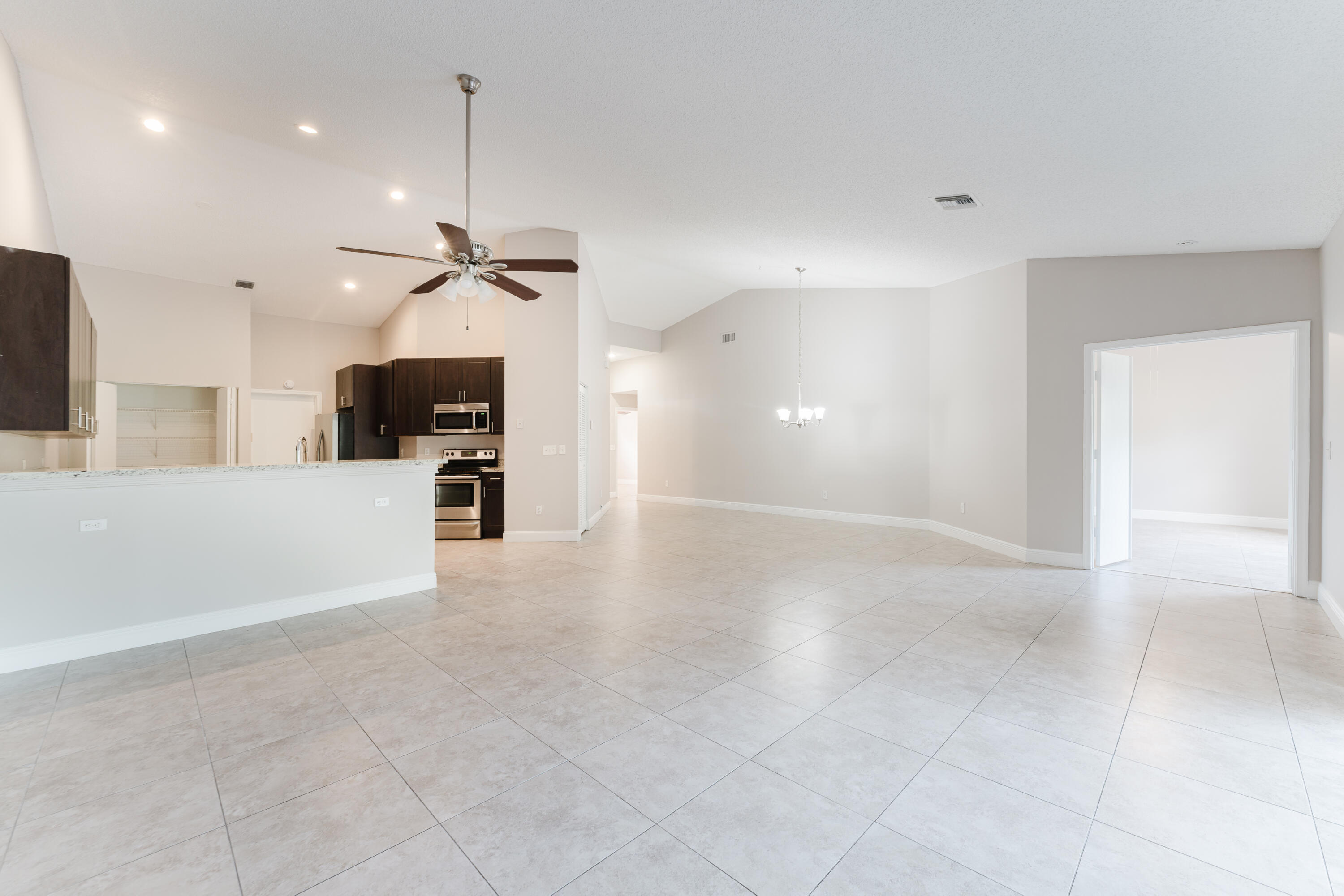 1298 Northwest 15th Avenue, Unit B Boca Raton, FL 33486 - Photo 8 of 44 B-22