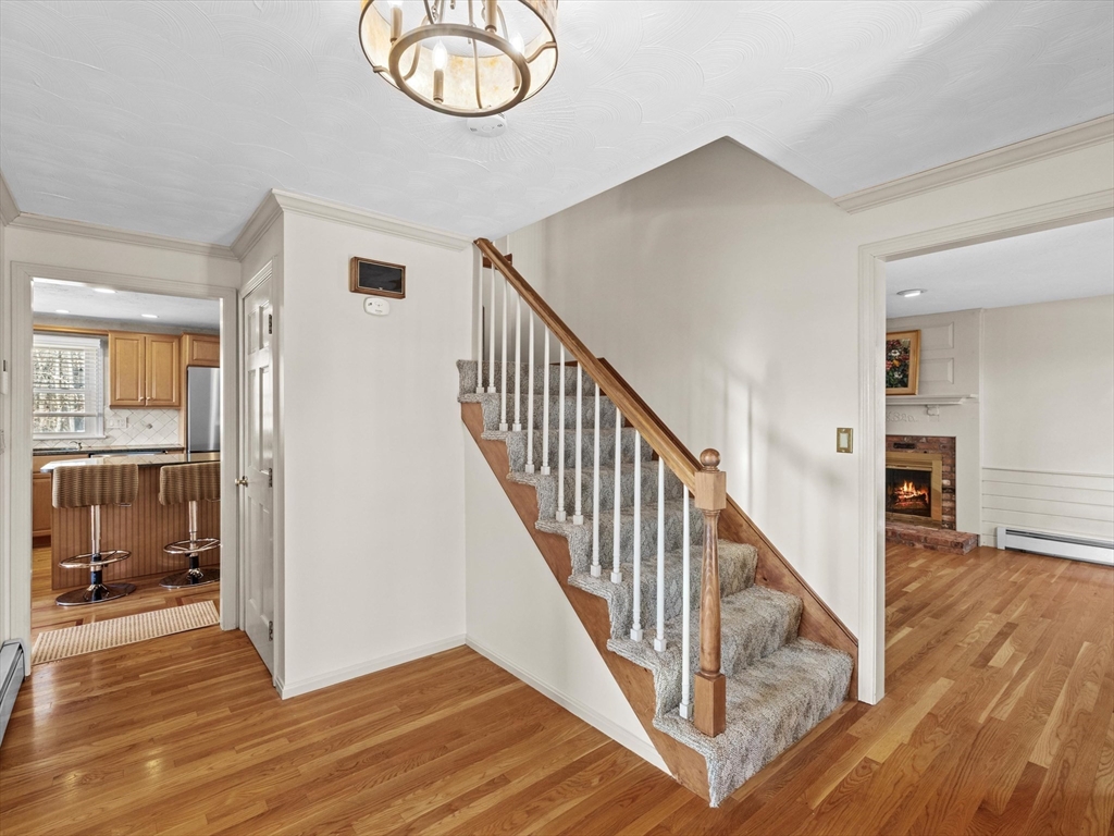 157 Ruggles Street Westborough, MA 01581 - Photo 5 of 42 Gallery Image 5