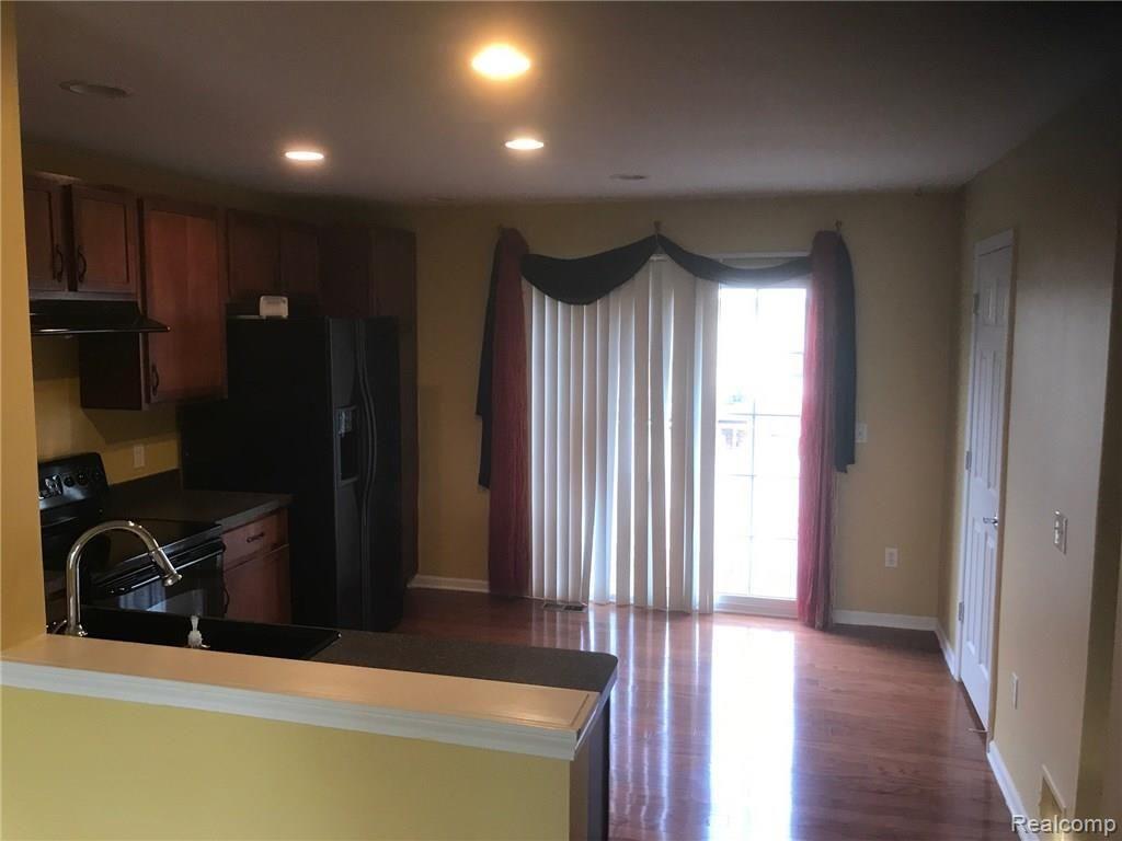 27978 Declaration Drive Novi, MI 48377 - Photo 4 of 15