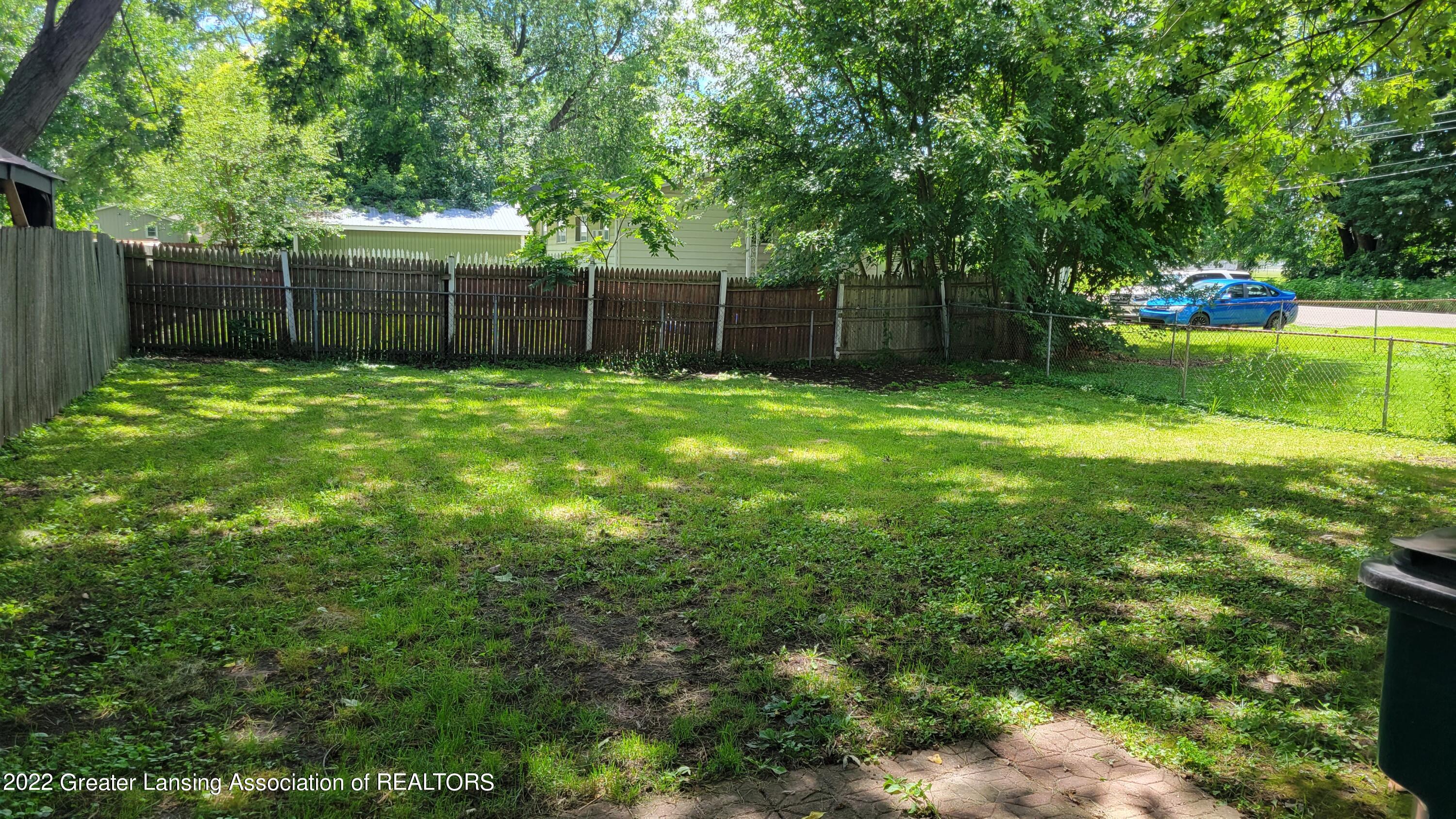 106 East Rouse Street Lansing, MI 48910 - Photo 4 of 40 4