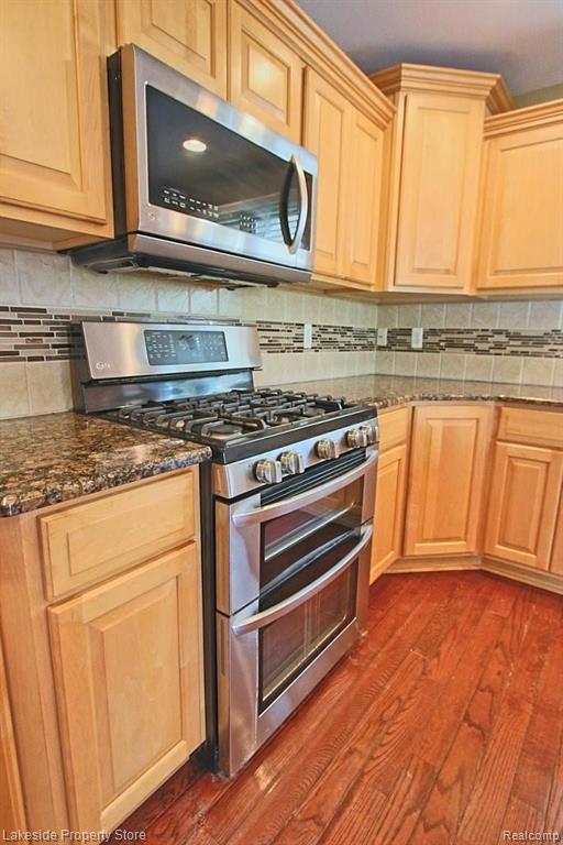 19913 Mapleton Drive Macomb, MI 48044 - Photo 5 of 40