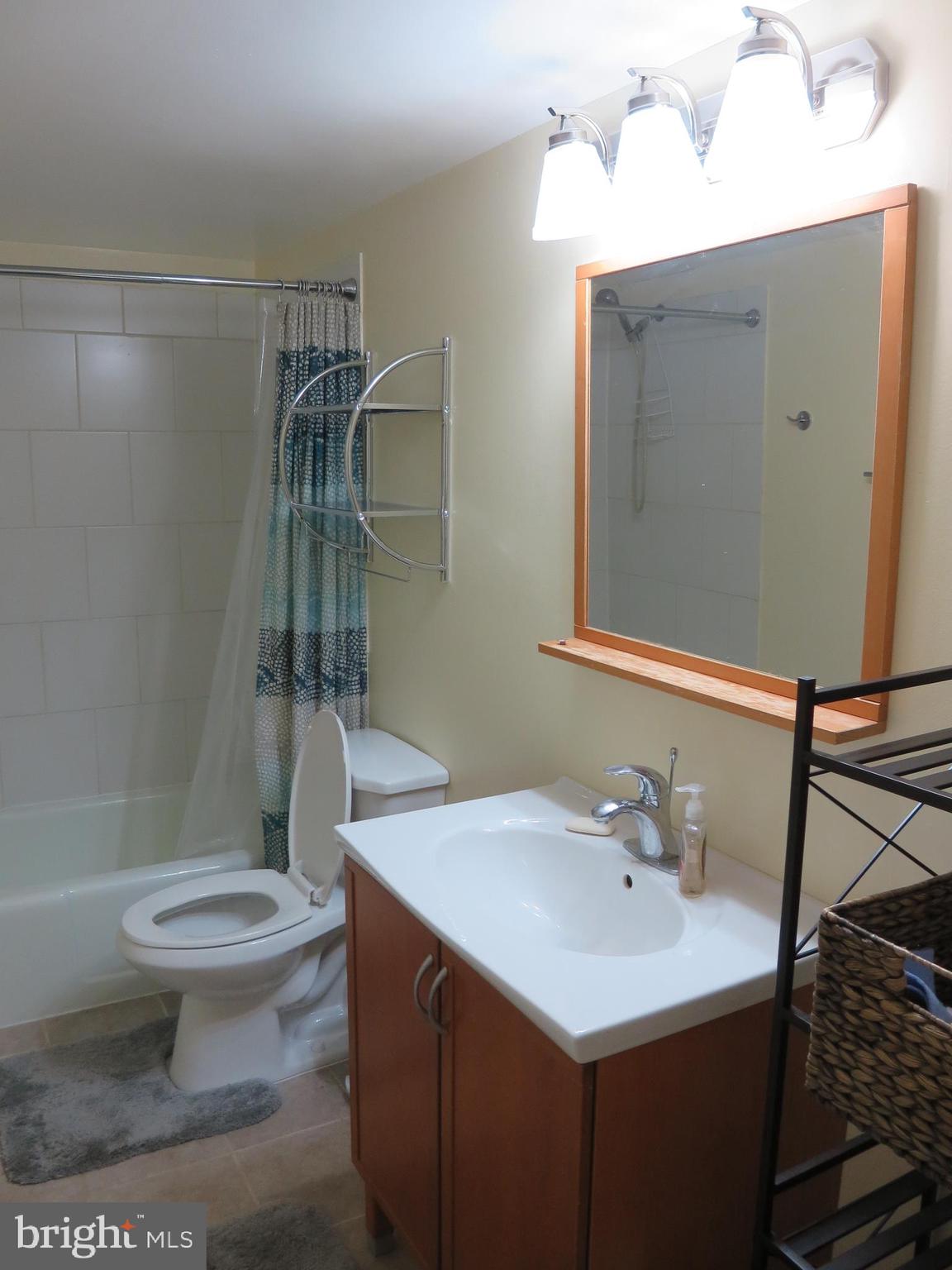 1413 Northgate Square, Unit 1C Reston, VA 20190 - Photo 12 of 22 Bath