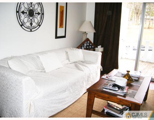4 Tiffin Road Kendall Park, NJ 08824 - Photo 4 of 8 Gallery Image 4