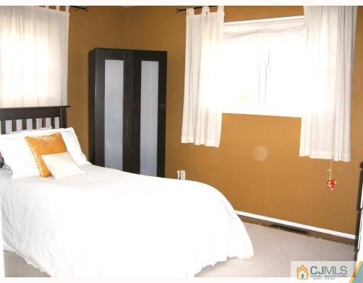 4 Tiffin Road Kendall Park, NJ 08824 - Photo 6 of 8 Gallery Image 6