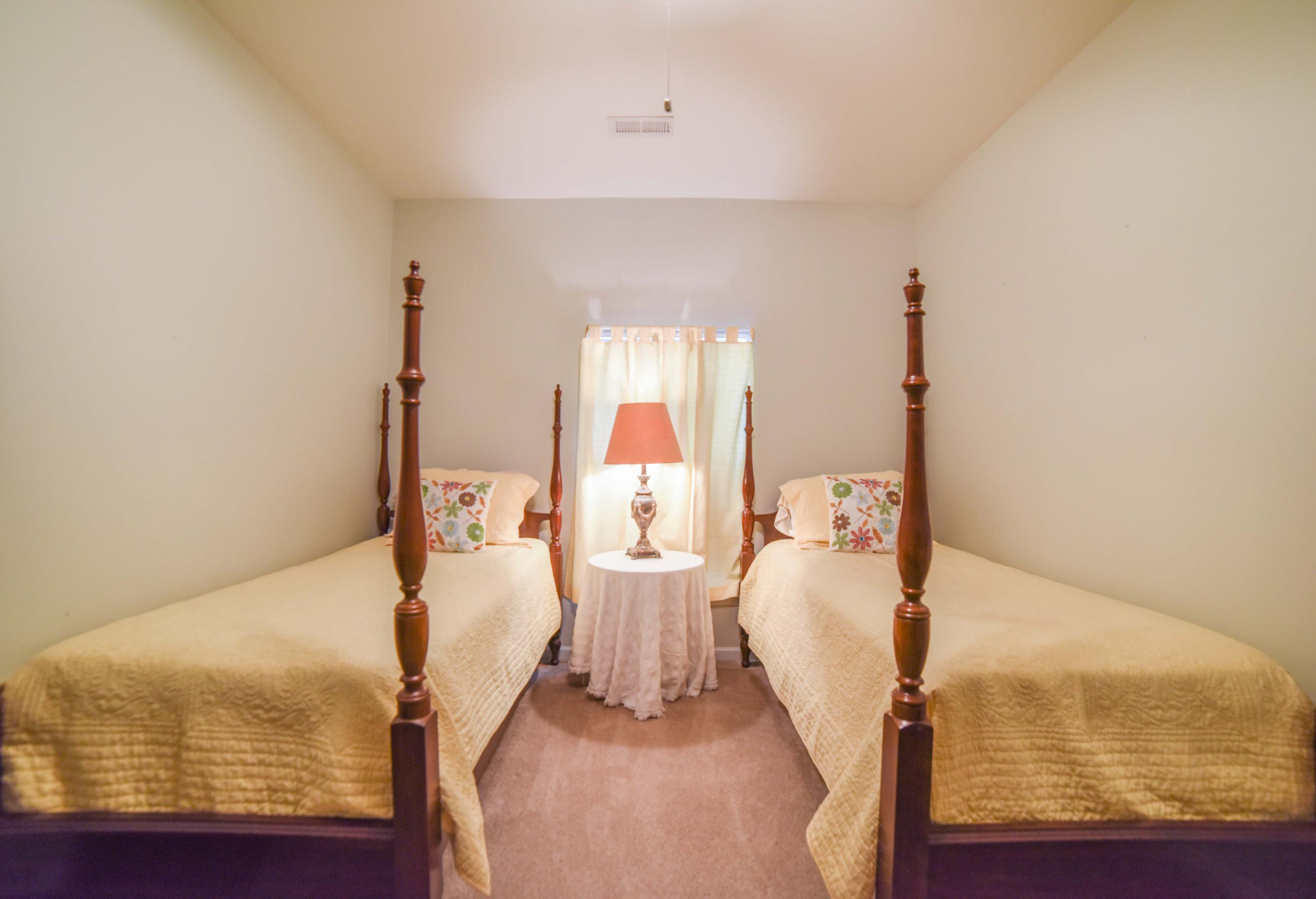 116 Summer View Road Summerville, SC 29486 - Photo 3 of 24 DSC_6558