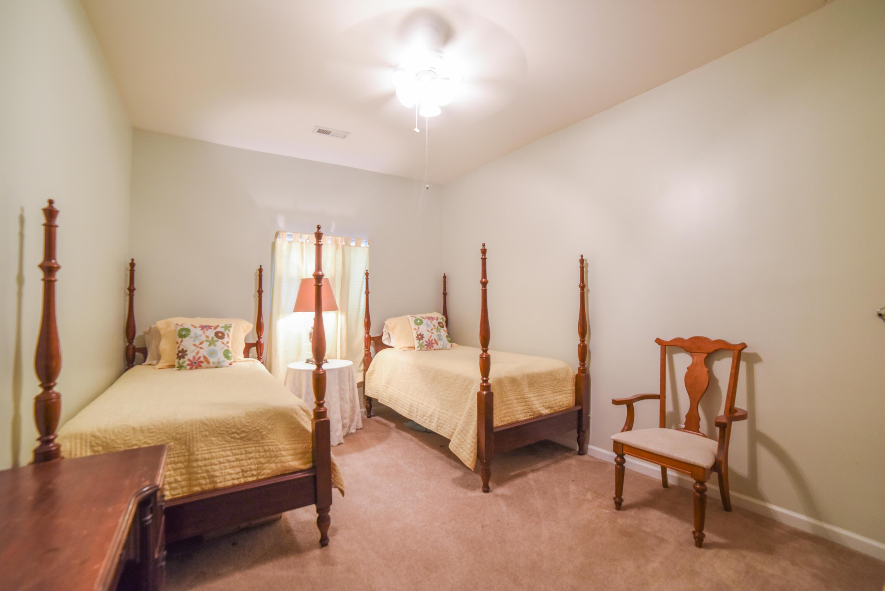 116 Summer View Road Summerville, SC 29486 - Photo 4 of 24 DSC_6559
